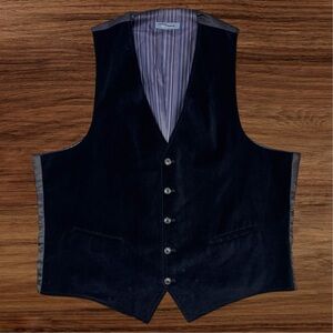 Madison Men’s Black Velvet Front Vest. Size 46R